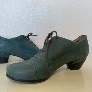 Biala Keely Lace Up Cap Toe Leather Oxford in Teal EURO40